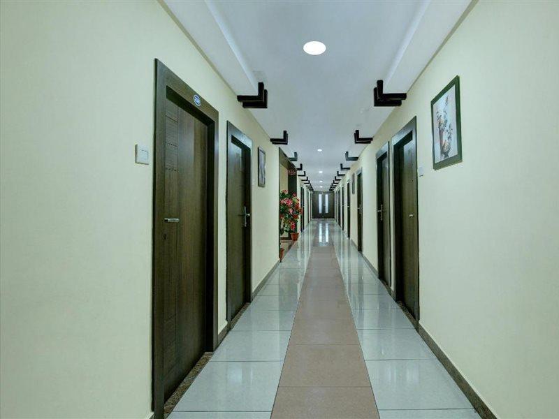 แคปิตัล โอ 29675 โฮเต็ล ติรุจิณทุระมณี ไอเยอร์ Hotel ปัลนี ภายนอก รูปภาพ